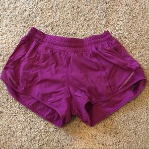 Lululemon hotty hot short II 2.5”